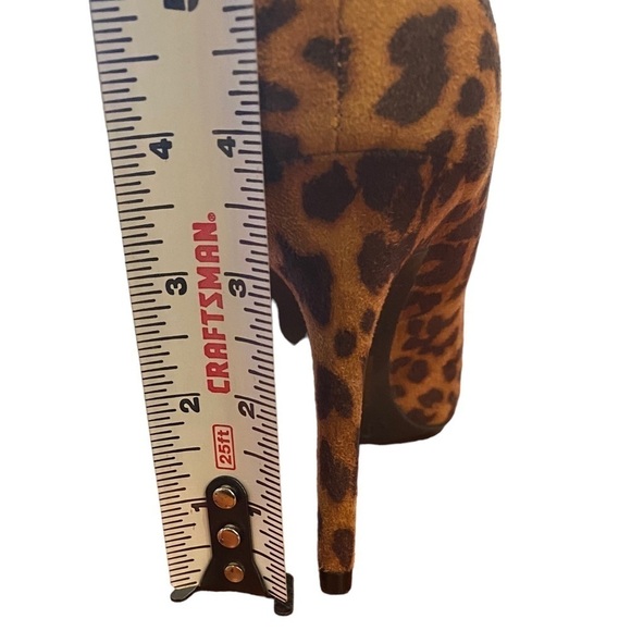 Leopard Print women’s size 8 Stiletto heels pointed toe 4 in heel Rue21 Etc - Picture 7 of 10